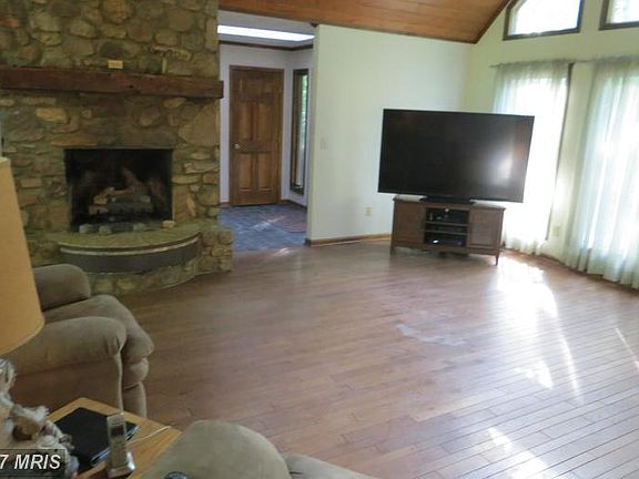 Living Room to foyer