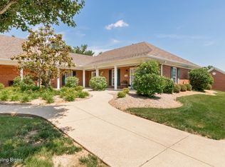 824 Garden Pointe Dr, Simpsonville, KY 40067