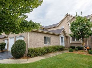 8031 Enclave Ln, Tinley Park, IL 60487