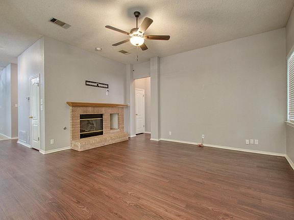 4th image of 306 Marigold Ln