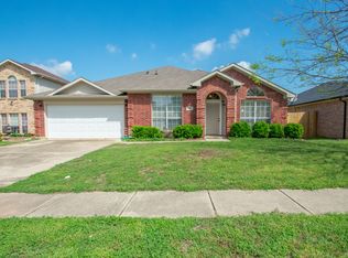 1104 Gaines Mills Rd, Grand Prairie, TX 75052