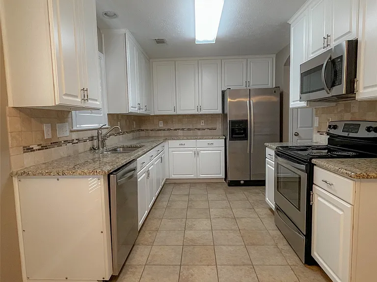 8906 Stoneridge Pl — Photo 10