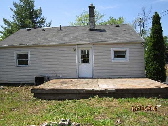 2nd image of 130 N Yarrow St