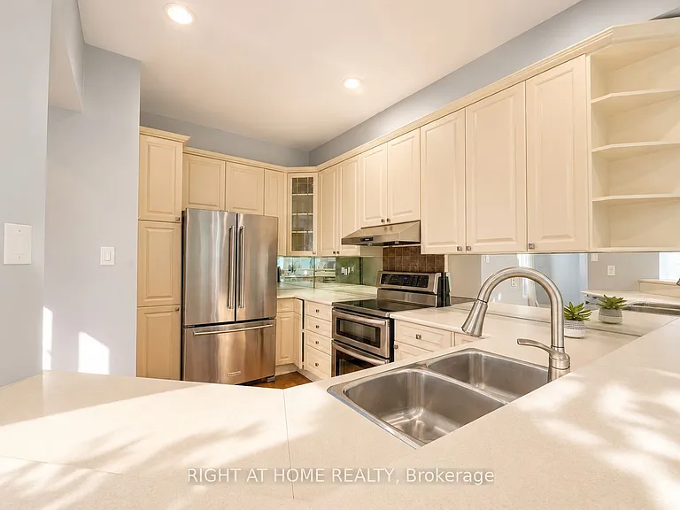 2233 Rockingham Dr — Photo 7