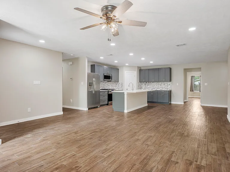 304 Dunn St — Photo 3