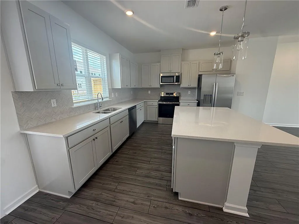 3 bed, 3.5 bath, 1893 sqft, $2,750 — Photo 3