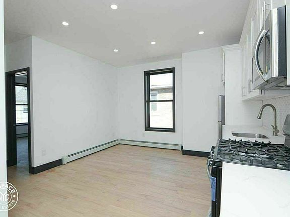 4th image of 872 E 39th St Floor 2