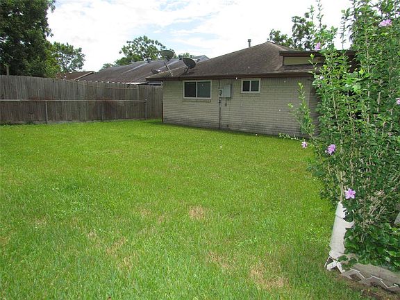 2nd image of 3811 Debeney Dr