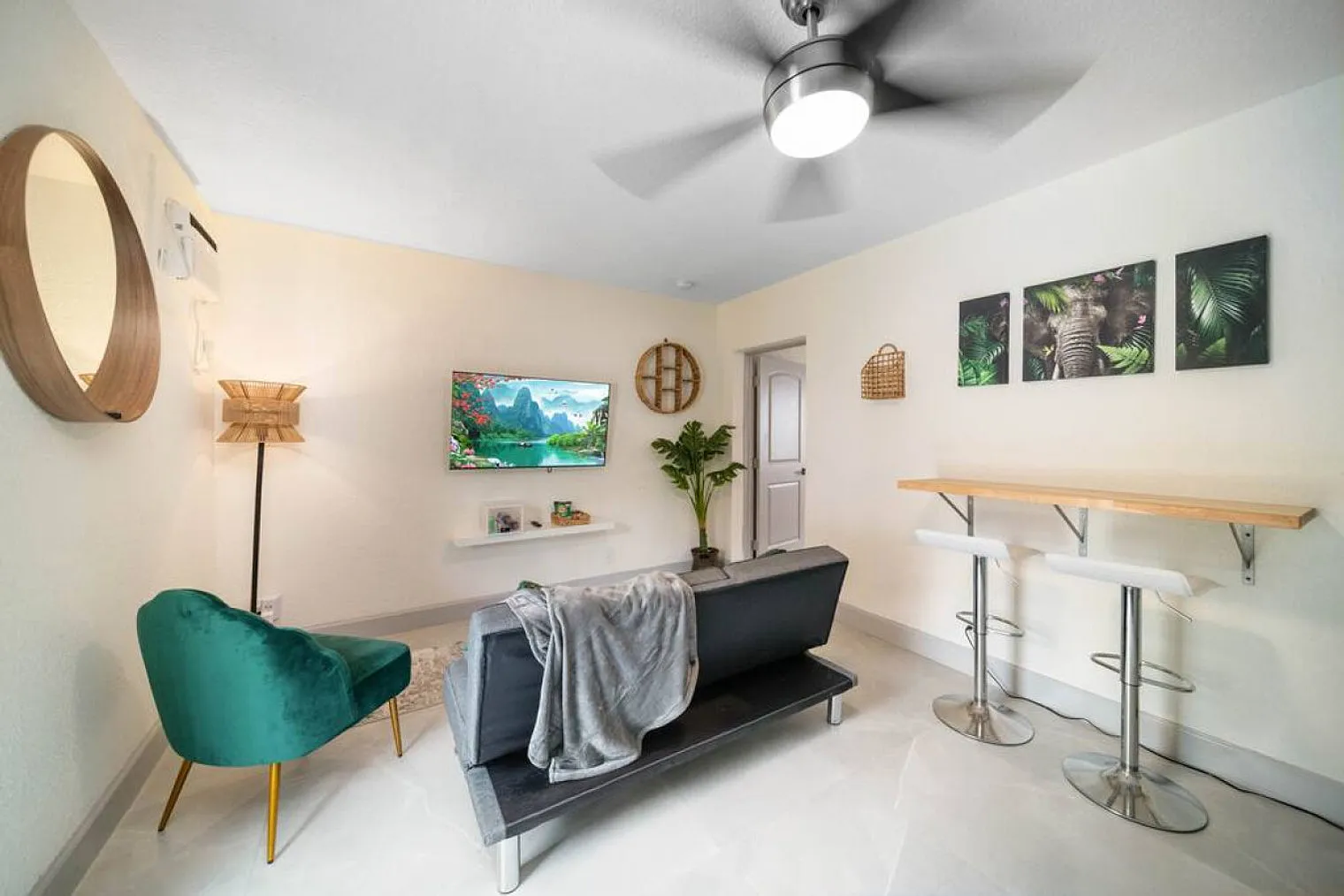 1 bed, 1.0 bath, 1194 sqft, $3,831 — Photo 4