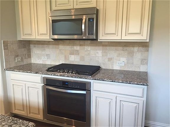 4th image of 22311 Larch Grove Ct