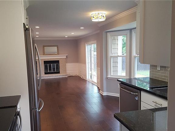 5th image of 7743 Bainbridge Dr