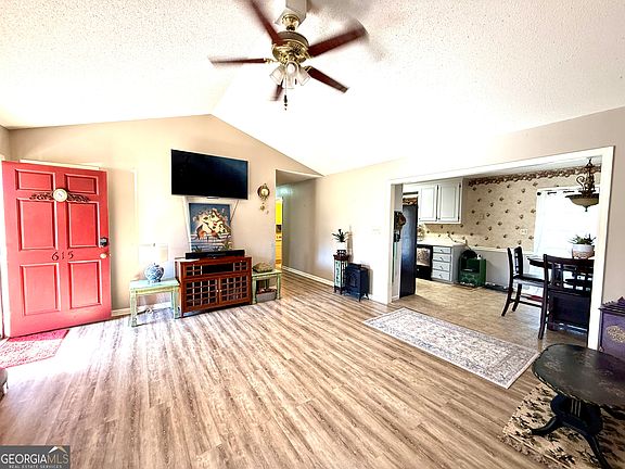 4th image of 615 E 28th Ave