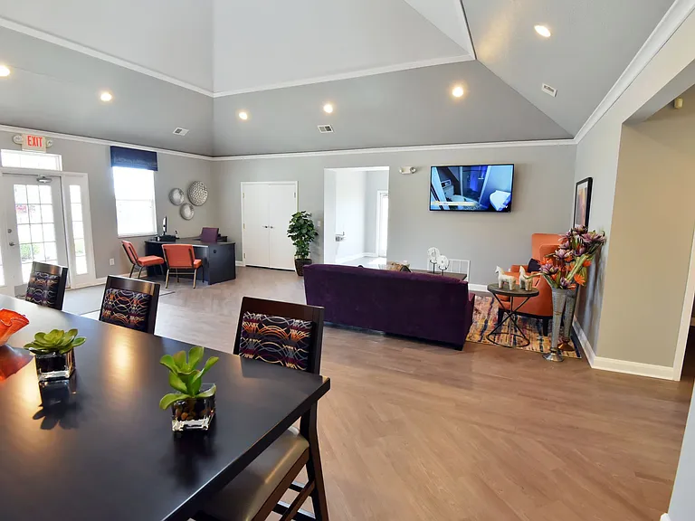 Watkins Glen Apartments — Photo 12