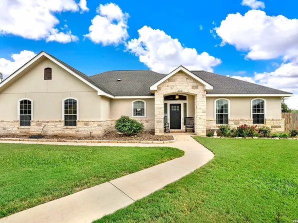 112 Park Way, Poth, TX 78147