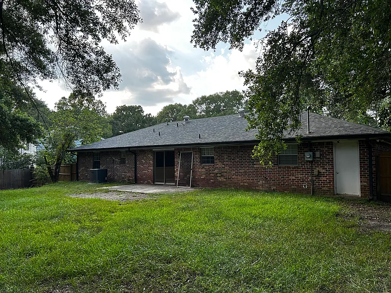 1005 Nichols St — Photo 27