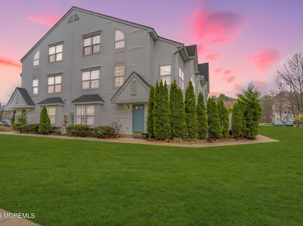 63 Dover Ct, Tinton Falls, NJ 07712