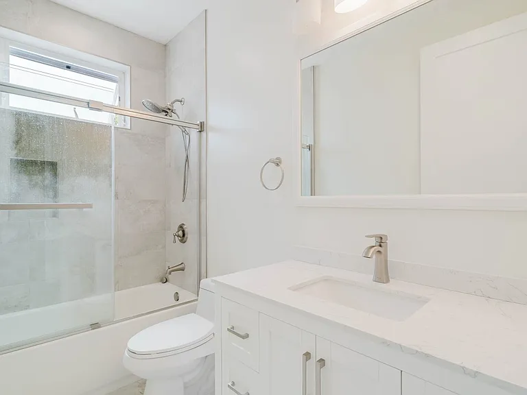8107 Lemona Ave — Photo 17