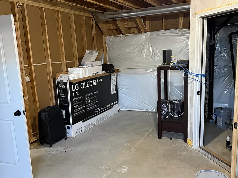 985 Axis Dr — Photo 31