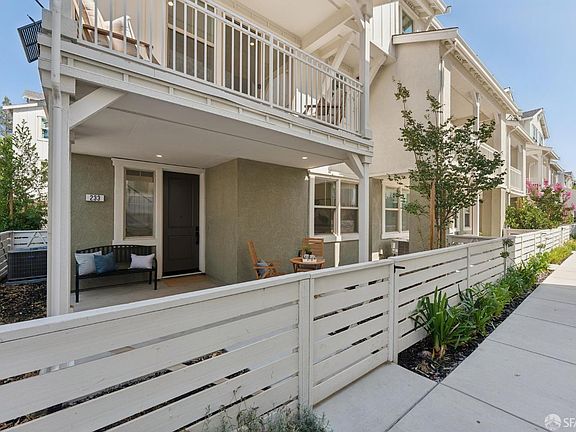 3rd image of 233 Oak Cir