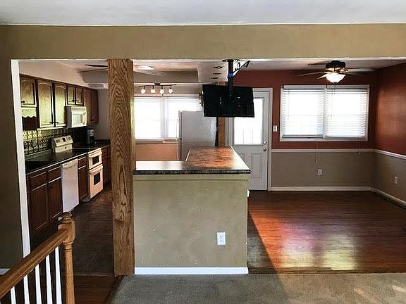4th image of 5134 Mason Park Dr