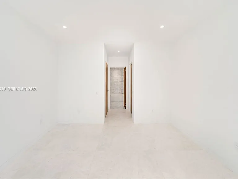 5 Grove Isle Dr — Photo 14