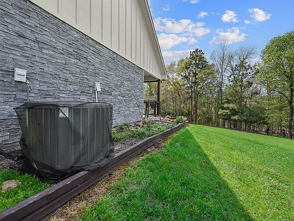 4th image of 2953 Rifle Rd