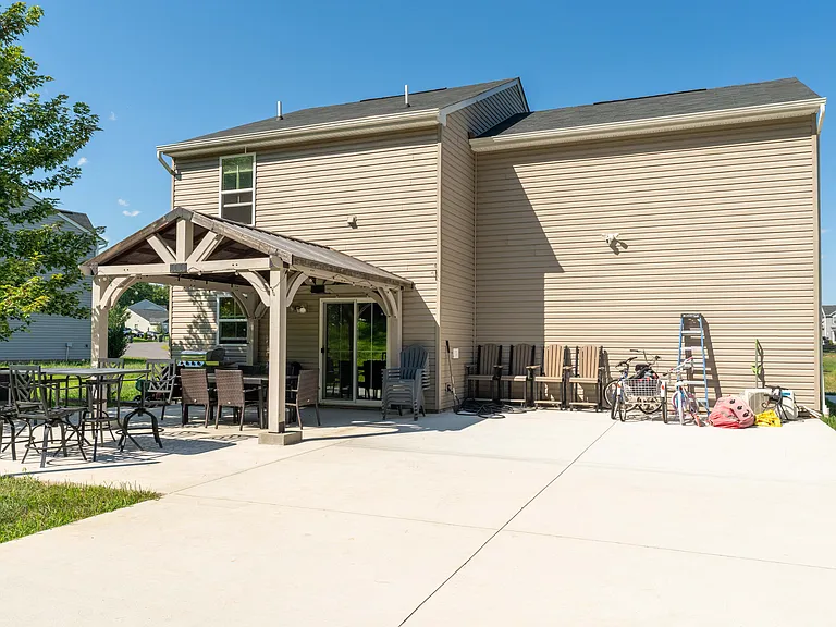 90 Mannie Ct — Photo 24