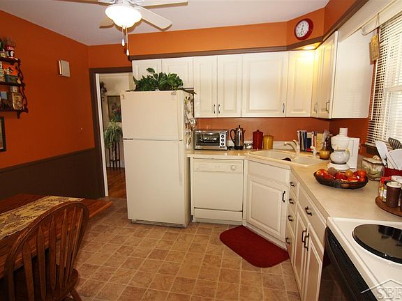 3rd image of 4831 Ironwood St