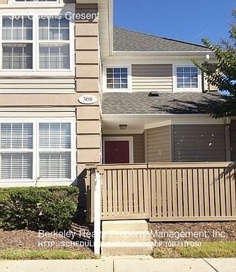 1st image of 301 Queens Cres