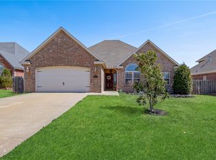 3903 SW Stonefield St, Bentonville, AR 72713