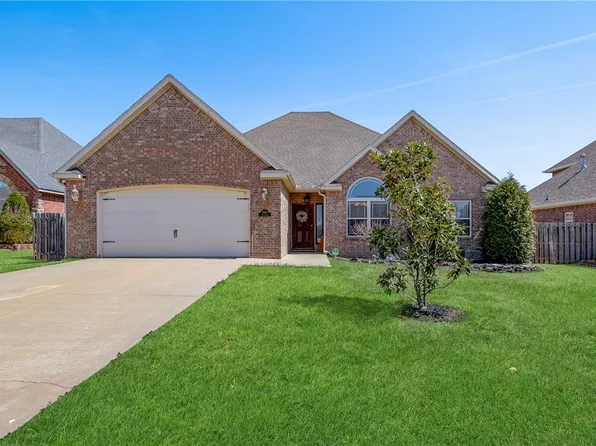 3903 SW Stonefield St, Bentonville, AR 72713