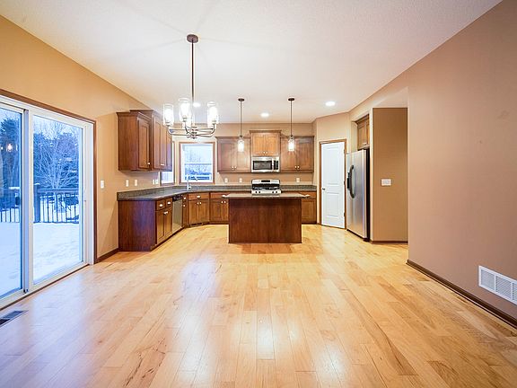 2nd image of 3280 Maureen Ln