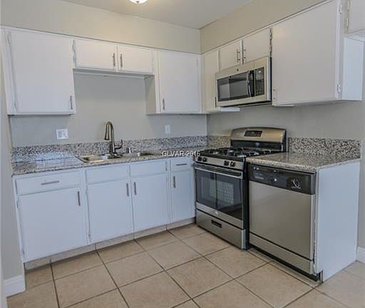 5th image of 844 W Bartlett Ave