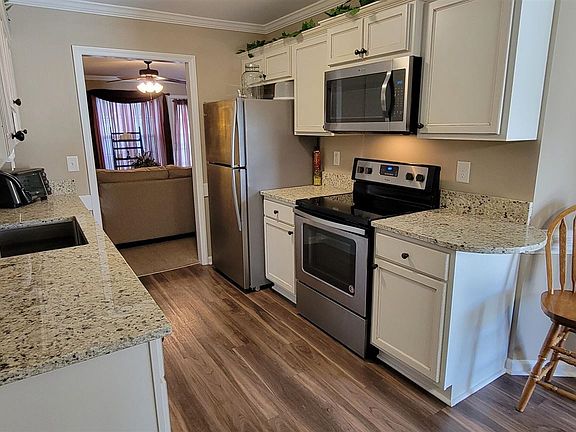 4th image of 2536 Brookville Dr Unit B