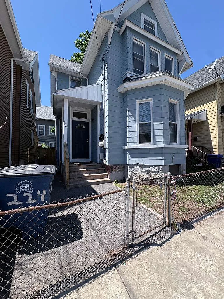 3 bed, 1.5 bath, $2,150 — Photo 1