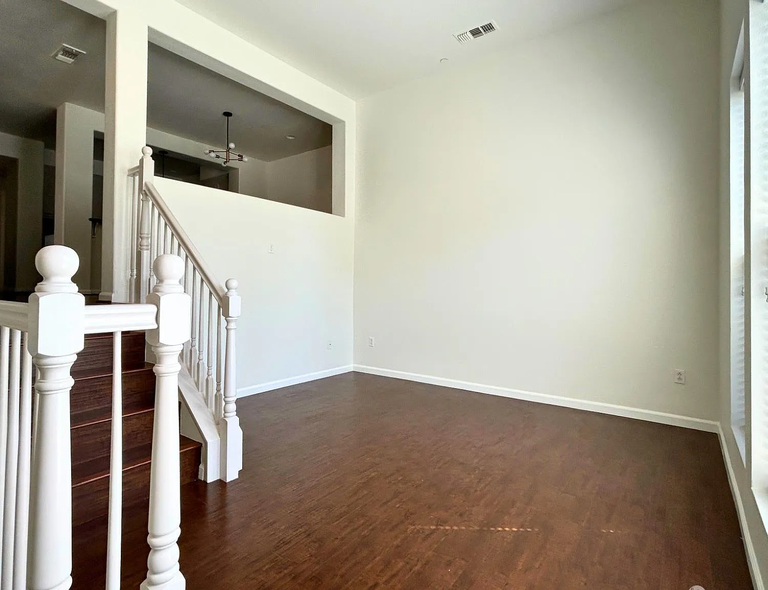 3 bed, 2.0 bath, 1359 sqft, $4,295 — Photo 3