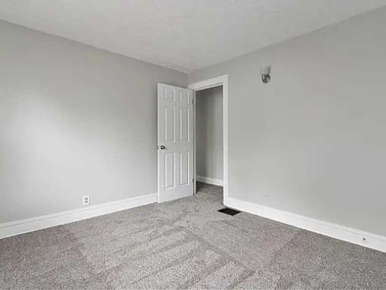 327-329 S Wayne Ave — Photo 6