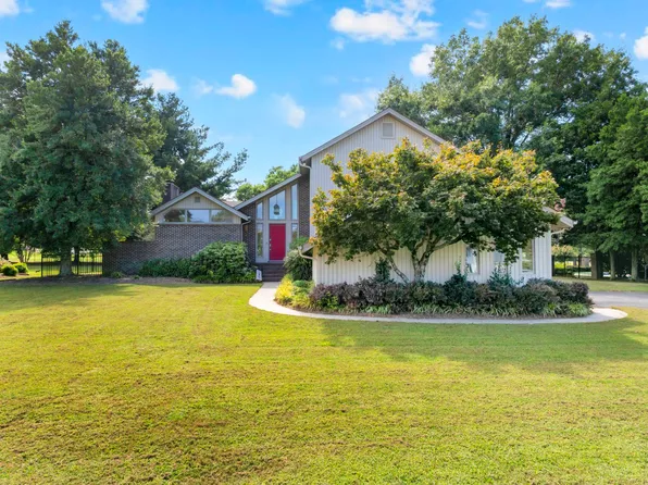 203 Kingsridge Blvd, Tullahoma, TN 37388