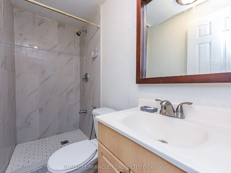 72 Carleton Pl #72 — Photo 50