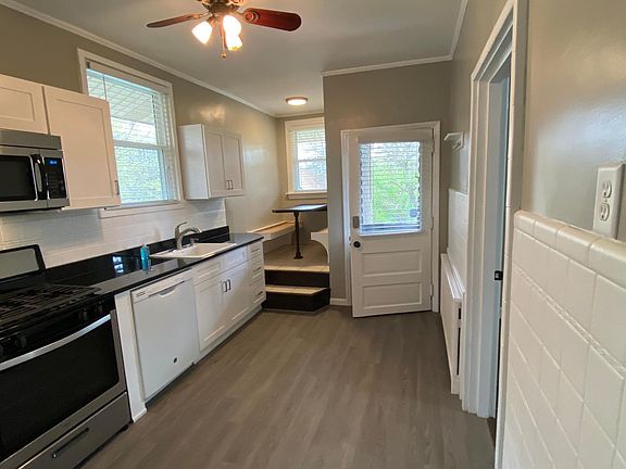 5th image of 3832 Carrie Ave
