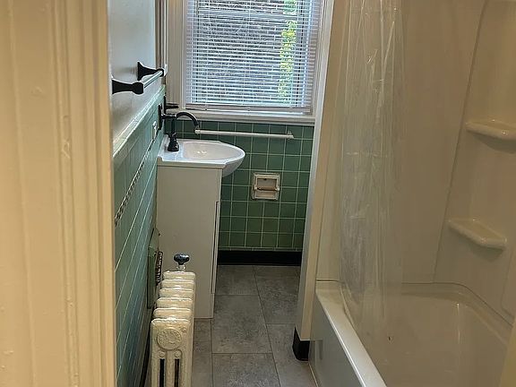 5th image of 5649 Phillips Ave #11