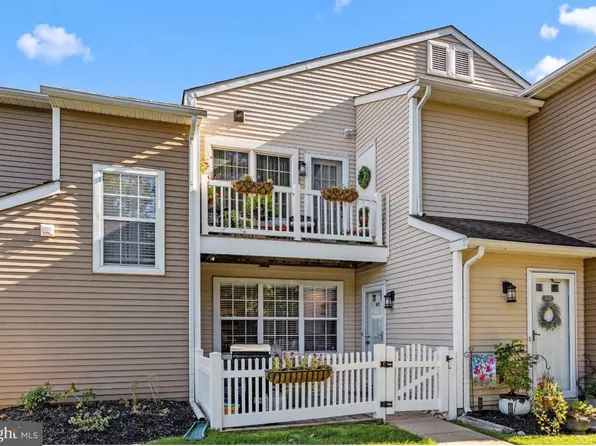 401 Ferris Ln #D1, Doylestown, PA 18901