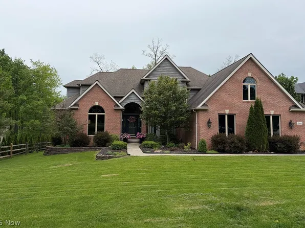 19443 Rye Gate Dr, North Royalton, OH 44133