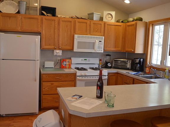 3rd image of 3342 N Lakeshore Dr