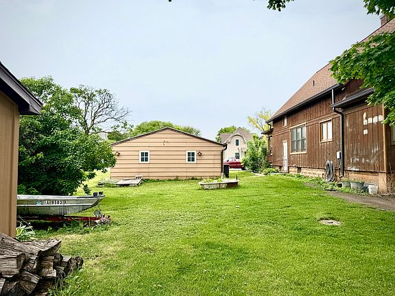 5th image of 443 Des Moines Ave