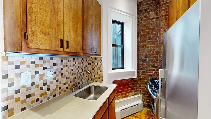 Sold by Green Line Realty | media 7