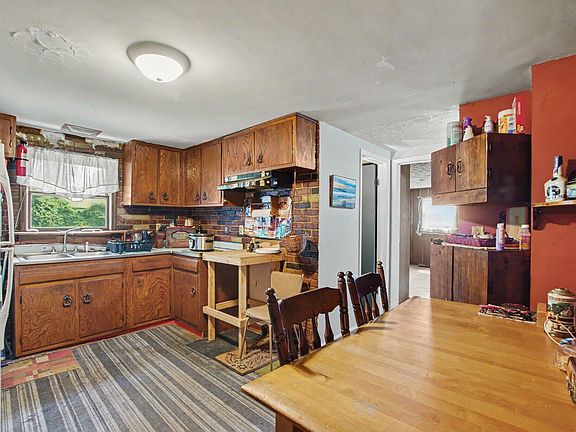 5th image of 484 Cardinal Ct