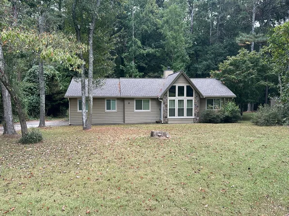 1088 Sawgrass Ct SW, Lilburn, GA 30047