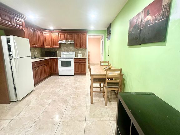 2nd image of 386 Pelton Ave Floor 1