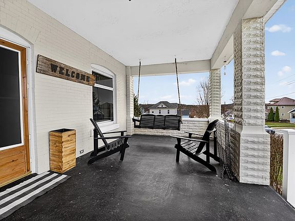 3rd image of 115 W Hill St